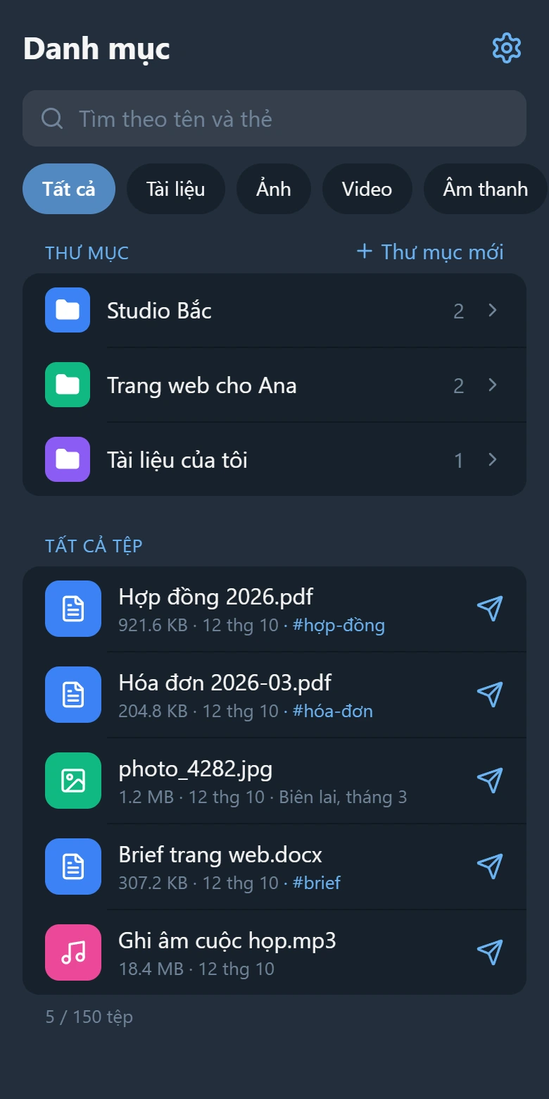 Màn hình danh mục: ô tìm kiếm, ba thư mục và năm tệp kèm thẻ